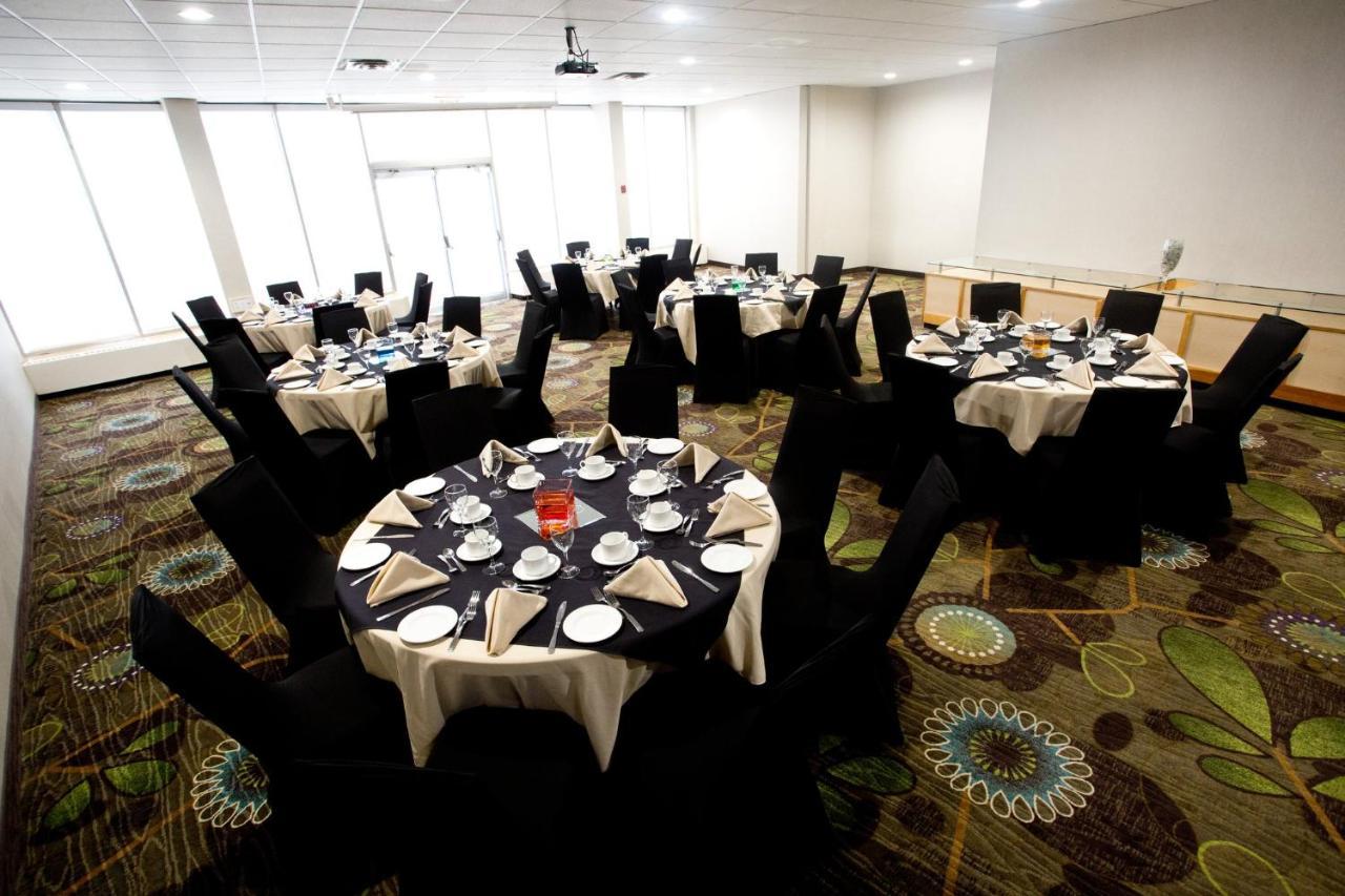 Holiday Inn Hotel Peterborough Waterfront By Ihg Экстерьер фото