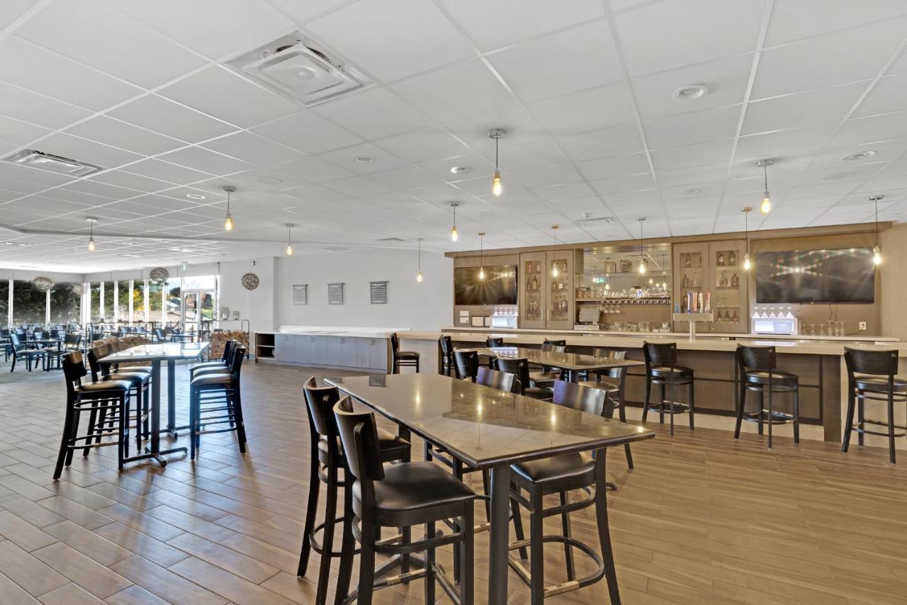 Holiday Inn Hotel Peterborough Waterfront By Ihg Экстерьер фото