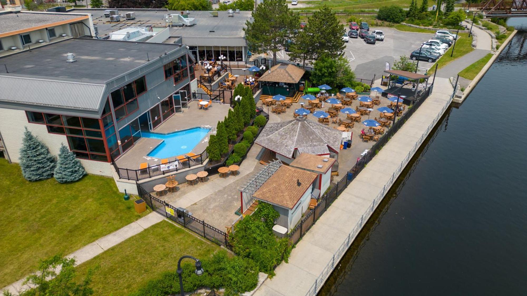 Holiday Inn Hotel Peterborough Waterfront By Ihg Экстерьер фото