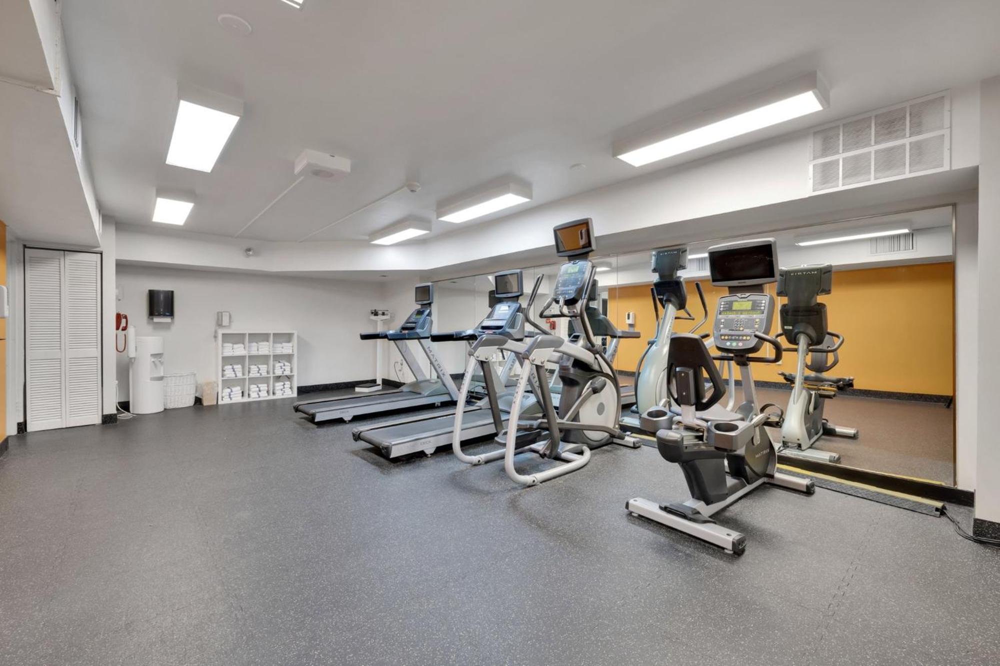Holiday Inn Hotel Peterborough Waterfront By Ihg Экстерьер фото