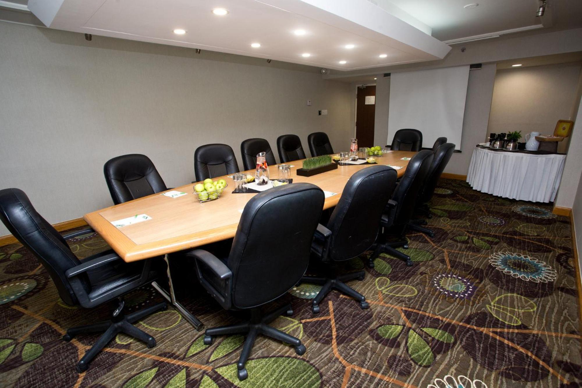 Holiday Inn Hotel Peterborough Waterfront By Ihg Экстерьер фото
