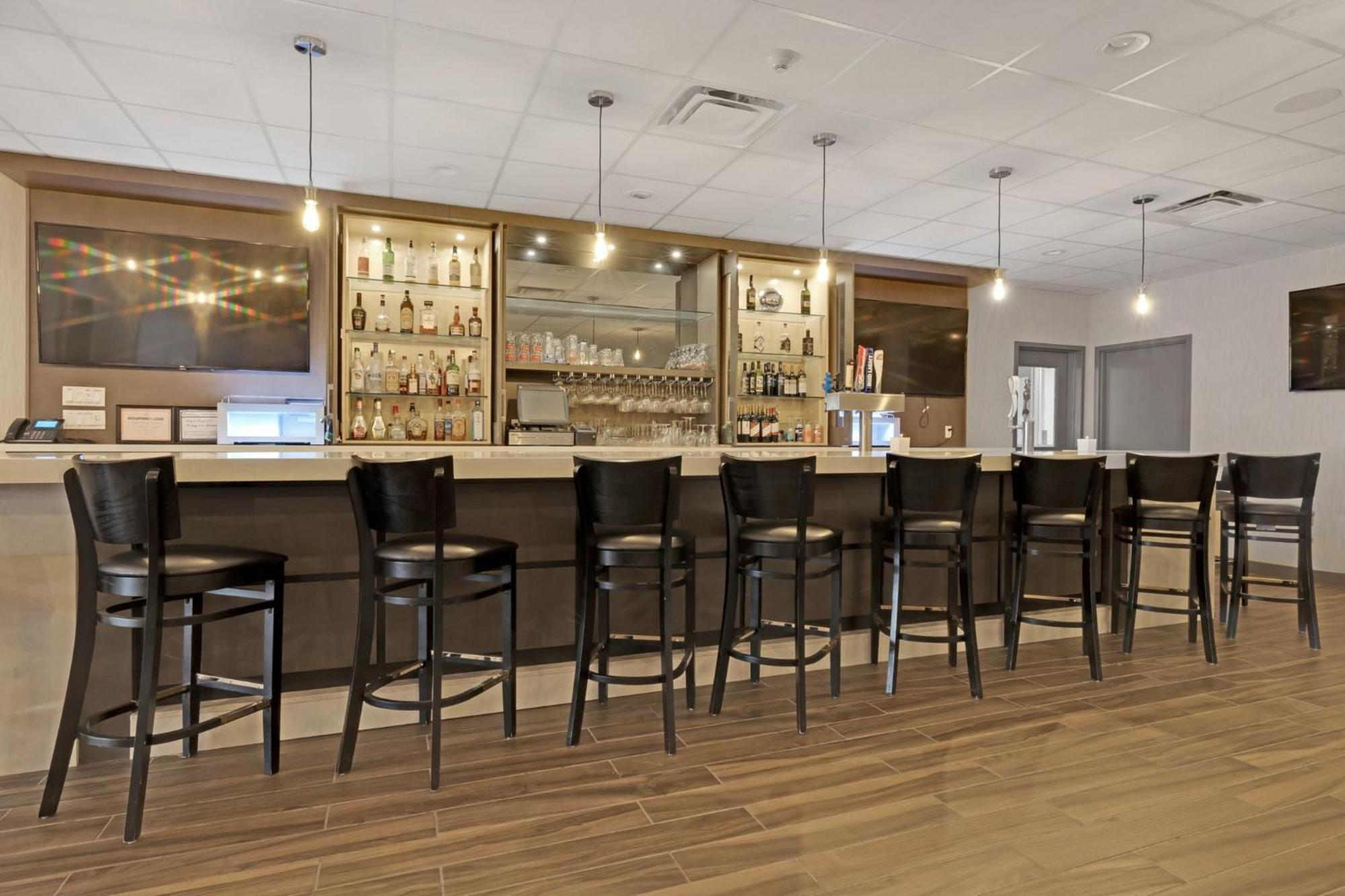 Holiday Inn Hotel Peterborough Waterfront By Ihg Экстерьер фото