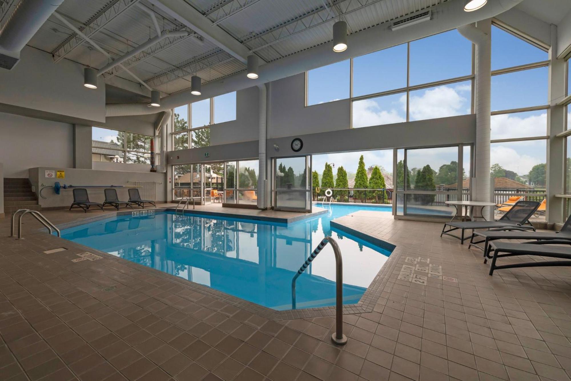 Holiday Inn Hotel Peterborough Waterfront By Ihg Экстерьер фото